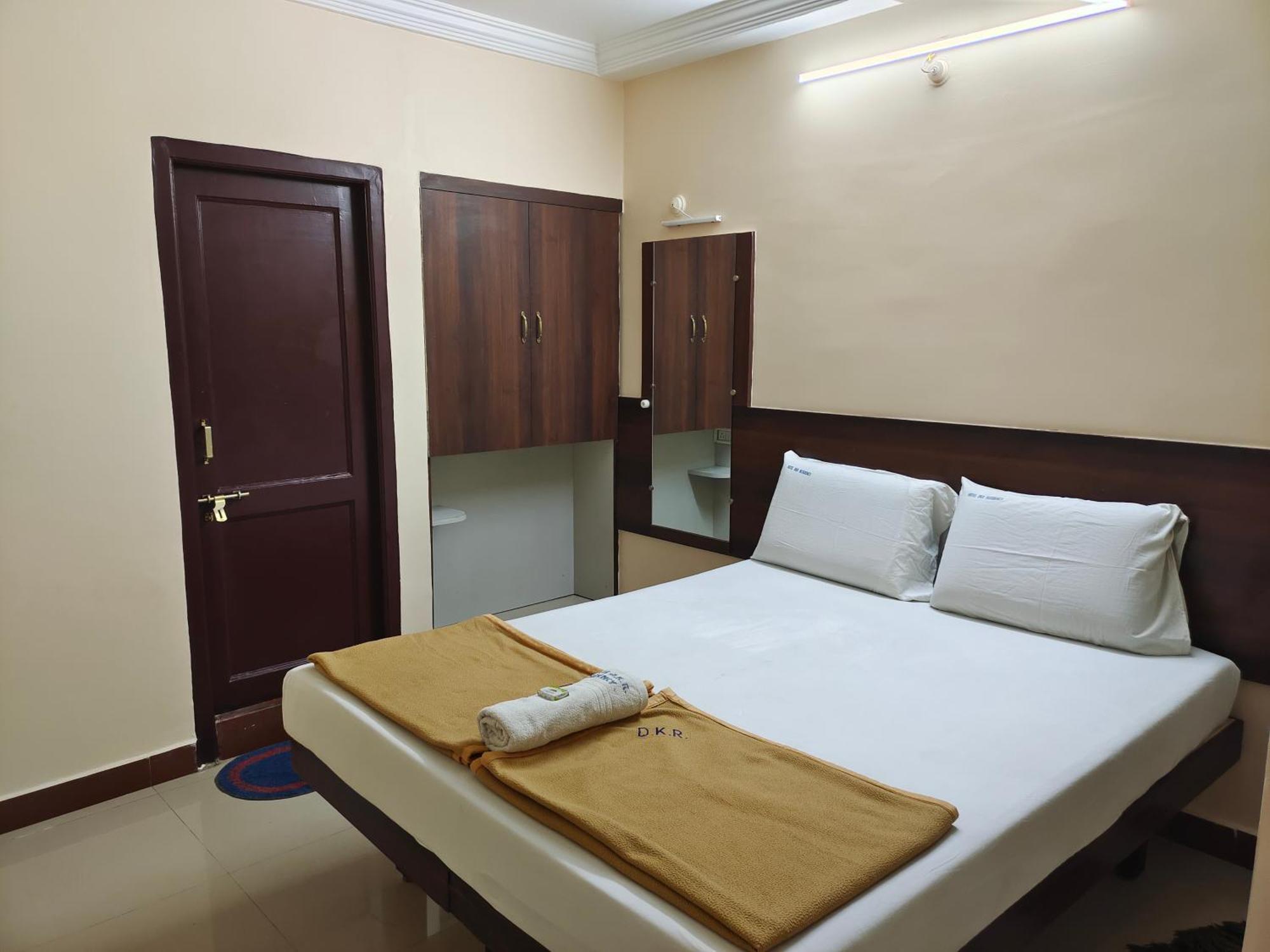 Hotel Dkr Residency Tirupati Dış mekan fotoğraf
